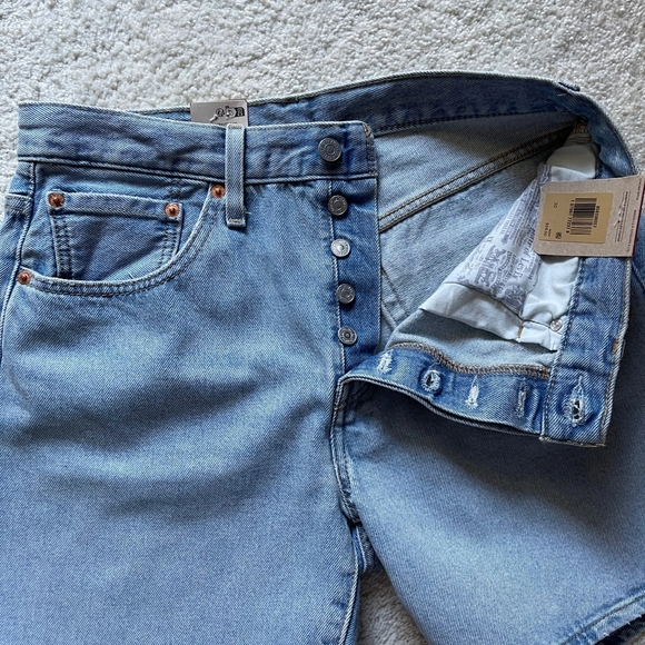 NWT Levi's 501 High Rise Mid Thigh Shorts Size 30 - Picture 3 of 10